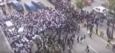 مرة أخرى : هراوات الأمن تنهال على رؤوس الأساتذة المتدربين بالدار البيضاء‏ "فيديو"