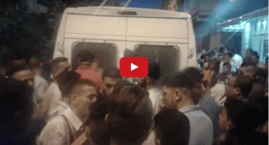 فرحة عارمة بين مواطنين بطنجة بعد إلقائهم القبض على تاجر مخدرات مسلح بسيف إثر مطاردته