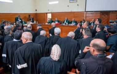 المحكمة تقرر استمرار المرافعات في غياب "الزفزافي ورفاقه" والنيابة العامة تعتبر القرار تاريخيا