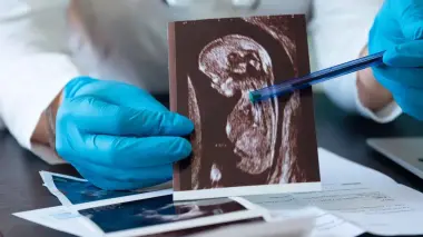 طفلة في العاشرة تشكو من ألم بالبطن.. والفحوصات تكشف مفاجأة صادمة