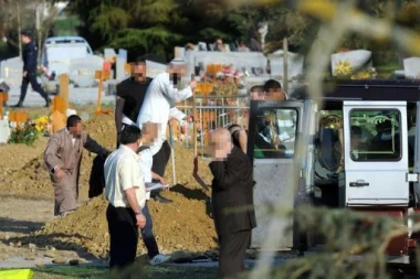 دفن جثة محمد مراح بجنوب فرنسا بعد رفض السلطات الجزائرية الترخيص لعائلته الدفن لدواع أمنية 