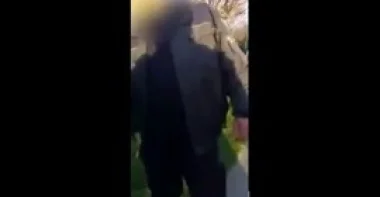 بالفيديو.. لحظة طرد 3 نساء من حديقة في هولندا بسبب النقاب