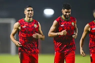 لماذا شملت تحقيقات "الكاف" لاعبي الفريق الوطني حكيمي والصيباري؟