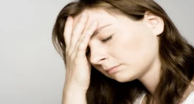 قلم رصاص بين الأسنان قد يكون الحل الفعال للصداع