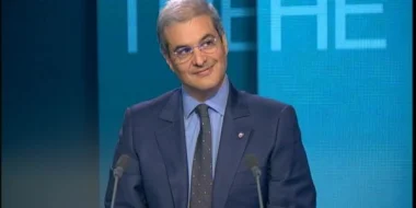 مولاي هشام يهاجم الحكومة بعد منع كتابه "مذكرات أمير مبعد" من دخول المغرب