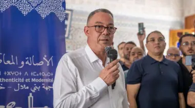 من قبائل زيان.. لقجع يفتح النقاش: القدرة الشرائية للشباب في صدارة أولويات الحزب