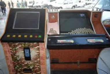 فاس : عميد شرطة يكشف عن تورط أسماء مسؤولين أمنيين في فضائح تتعلق بالقمار