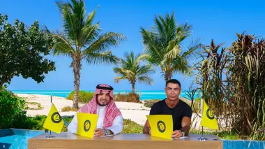 رونالدو يوقّع العقد الأضخم في تاريخ الرياضة العالمية بعائدات تتجاوز نصف مليار دولار