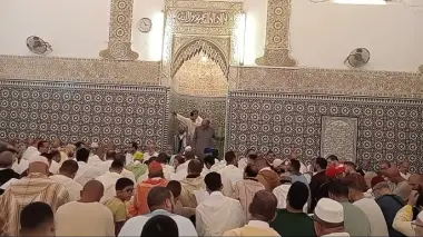 شرفاء وزان يراسلون الديوان الملكي احتجاجا على مشروب كحولي يسيء لسمعتهم