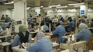 الحكومة تُهدد بمعاقبة المقاولات بعد تسجيل حالات إصابة ب"كورونا" في بؤر صناعية وتجارية