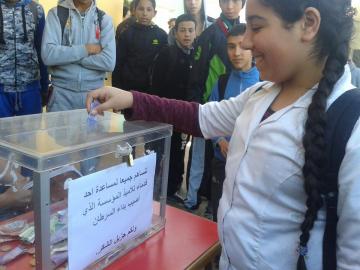 بالصور : تلاميذ إعدادية النجاعي بتمارة يتضامنون لانقاد حياة زميل الأمس