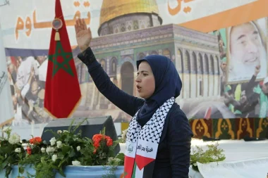 تعليق لـ " حسناء البيجيدي " حول زيارتها للإمارات يثير جدلا فيسبوكيا