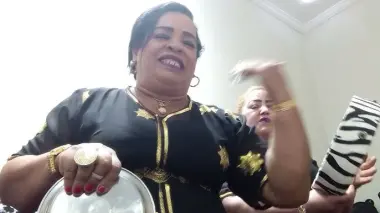 الفنانة الشعبية "فتيحة الوزة" في ذمة الله