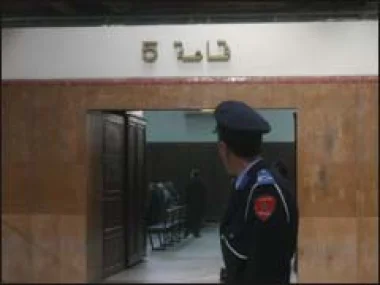 اعتقال 86 شخصا في مقهى بالبيضاء