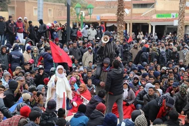 المحتجون بجرادة لا يعترفون بالحوار "المزعوم" وانتفاضتهم مستمرة وهذا مطلبهم الجديد(فيديو)
