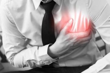 مؤلم... نوبة قلبية تودي بحياة طبيب شاب أثناء مزاولة عمله داخل المستعجلات