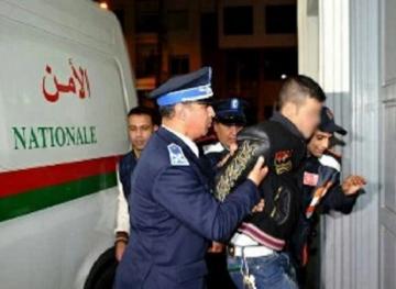 بفضل الفايسبوك ، الإيقاع ب"عصابة أمنية" تحترف الابتزاز