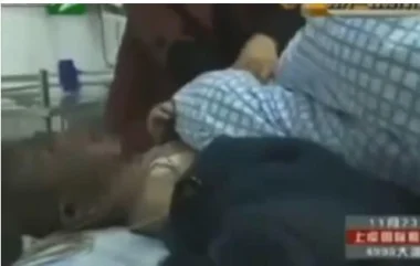 بالفيديو ... تحرق طفلها حياً لأن زوجها لا يحترمها