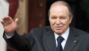الرئيس بوتفليقة يطمئن الشعب الجزائري على وضعه الصحي