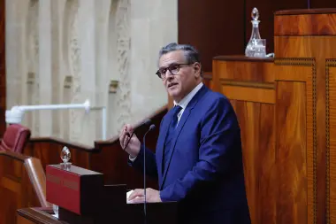 أخنوش يرفض "تسييس" الأرقام ويؤكد أن حصيلة الحكومة خارج منطق الانتخابات