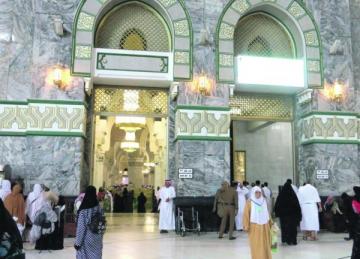 السعودية تفتح 74 بابا إضافيا للمسجد الحرام في "الليالي العشر"