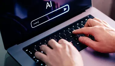 المحكمة العليا الأمريكية تحسم الجدل: لا حقوق نشر لأعمال الذكاء الاصطناعي دون مؤلف بشري