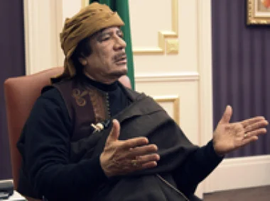 القذافي: الشعب الليبي كله سيقاتل إذا فرض حظر جوي وانهيار الاستقرار في ليبيا سيطال إسرائيل 
