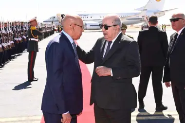 في محاولة يائسة للخروج من مأزقها.. الجزائر تكثف ضغوطها على نواكشوط لكسر "الحياد" في ملف الصحراء