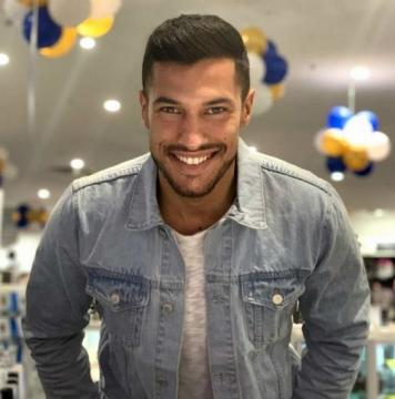 من يكون المغربي الذي فاز بلقب "أجمل رجل في إيطاليا" (صور)