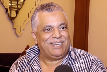 هذه حقيقة تدخل الفنان "محمد الخياري" عبر وساطاته من أجل ترحيل "ابنه" العالق بـ"بلجليكا"