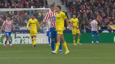 تصرف "قبيح" من الدولي المغربي عبقار يكلفه الطرد في مباراة أتلتيكو مدريد