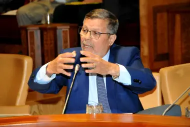 البرلماني السيمو: "طبسيل ديال بيصارة" بالقصر الكبير كان وراء دعم سفير الباراغواي لمغربية الصحراء