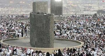 "المتعجلون" من حجاج بيت الله الحرام يبدؤون برمي الجمرات ويتوجهون للحرم المكي لطواف الوداع