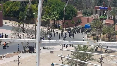نايضة ف مراكش ..إصابة 24 عنصرا أمنيا بجروح متفاوتة الخطورة في أعمال شغب قام بها طلبة