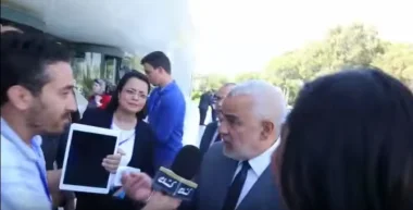 بنكيران يقمع صحافيين ويرفض الاجابة عن اسئلتهم !!!