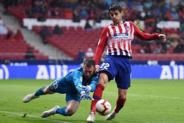 أتليتيكو مدريد يهزم بلد الوليد بالنيران الصديقة