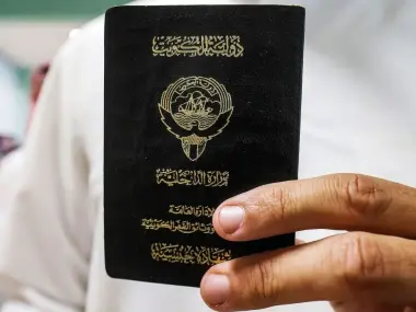 يتابعه الملايين .. سحب الجنسية الكويتية من داعية مشهور