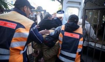 طنجة.. الأمن يعتقل 10 مهاجرين من جنسيات مختلفة ويحجز معدات لاقتحام سبتة المحتلة