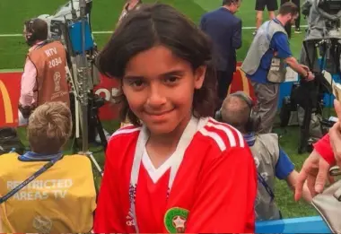 من مشجع بقميص الأسود إلى ضابط إيقاعهم.. صورة أيوب بوعدي بين طموح الطفولة وإعجاز المونديال