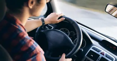 مراكش.. قاصر يسرق مفاتيح سيارة والدته ويرتكب مجزرة طرقية مميتة