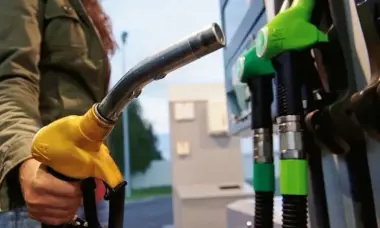 ابتداءً من منتصف ليلة اليوم.. ارتفاعات جديدة في أسعار الكازوال والبنزين
