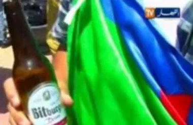 الجزائر : علمانيون يتظاهرون لشرب الخمر في نهار رمضان
