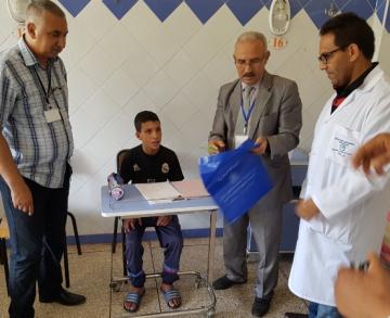 تحية للمسؤولين....تلميذ مريض من العالم القروي يجتاز امتحانات الشهادة الابتدائية من داخل المستشفى ببني ملال