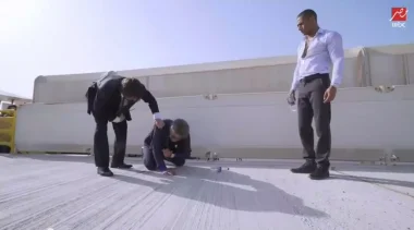 محمد رمضان يقفز من الطائرة في "رامز واكل الجو"