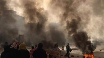 تطورات خطيرة بالسودان..."العسكر" يستعمل الرصاص الحي لفض اعتصام بالقوة وحديث عن عشرات القتلى