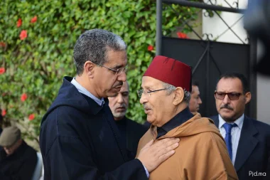 الملياردير ميلود الشعبي المستقيل من البرلمان يحضر جنازة باها 