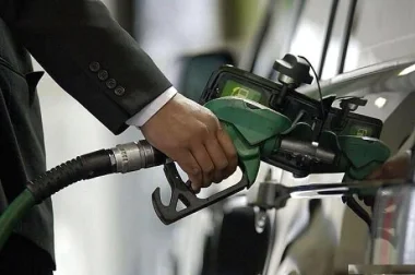 أسعار البنزين والغازوال تعرف انخفاضا ابتداء من الساعة الاولى من يوم غد السبت