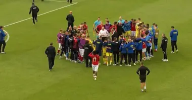 للمرة الثانية..كريستيان إريكسن يسقط مغشيا عليه في الملعب والاتحاد الدنماركي يعلن إلغاء المباراة