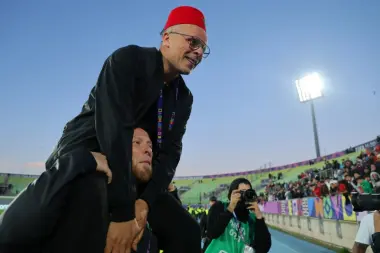 معطيات لا تعرفها عن محمد وهبي صانع ملحمة الشيلي.. صنع نجوم بلجيكا وله قاسم مشترك مع مورينيو