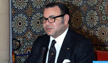 الملك يخص بالاشادة الأحزاب السياسية والنقابات الجادة 